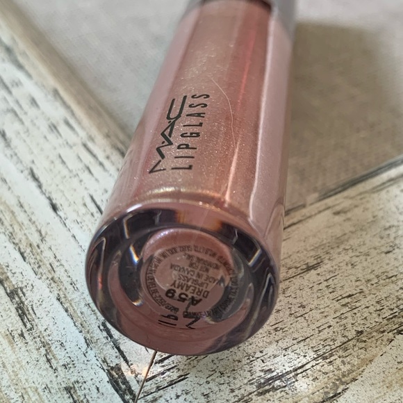 COPY - ✨💄Mac Lipglass Dreamy brand new full size💄✨✨ - Picture 6 of 6